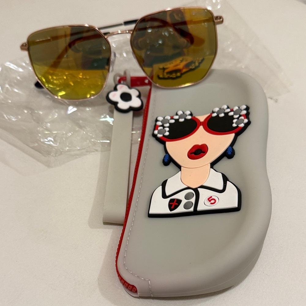 #228. Stylish Yellow Sunglasses with Gray Case